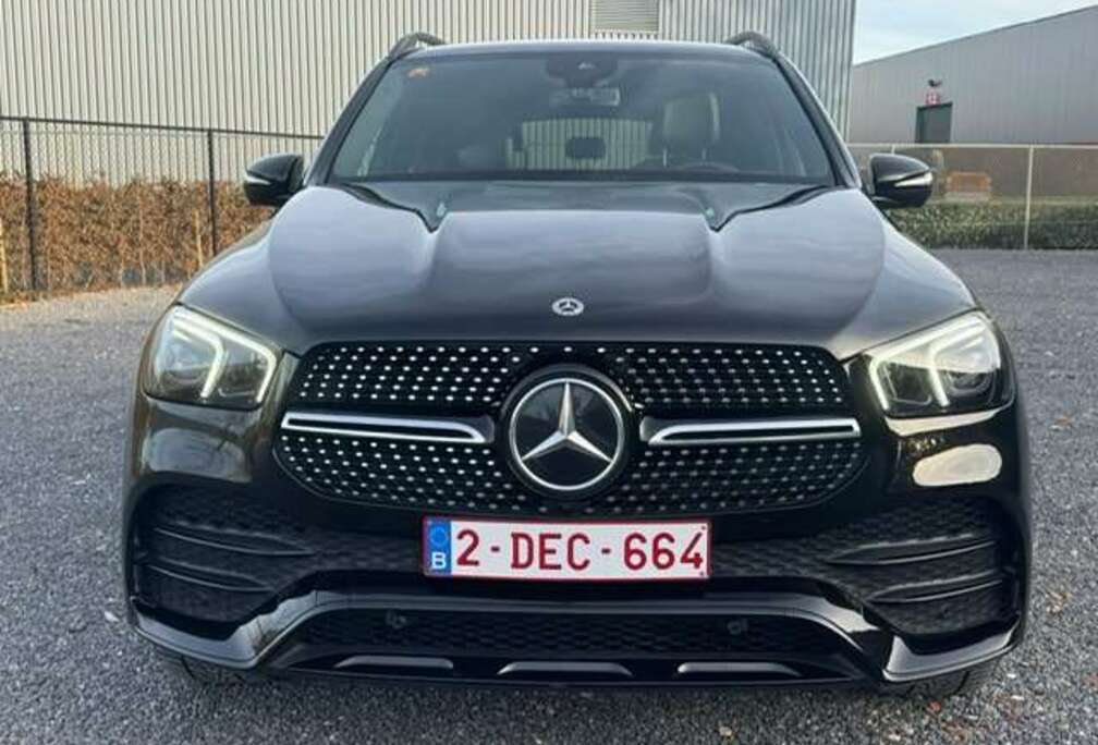Mercedes-Benz de 4Matic 9G-TRONIC AMG Line /PANO/\