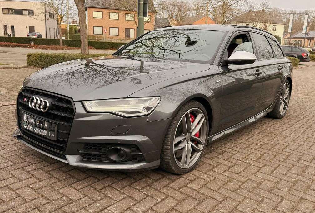 Audi Avant 4.0 L C7 Facelift 450 PK Quattro 7 Traps