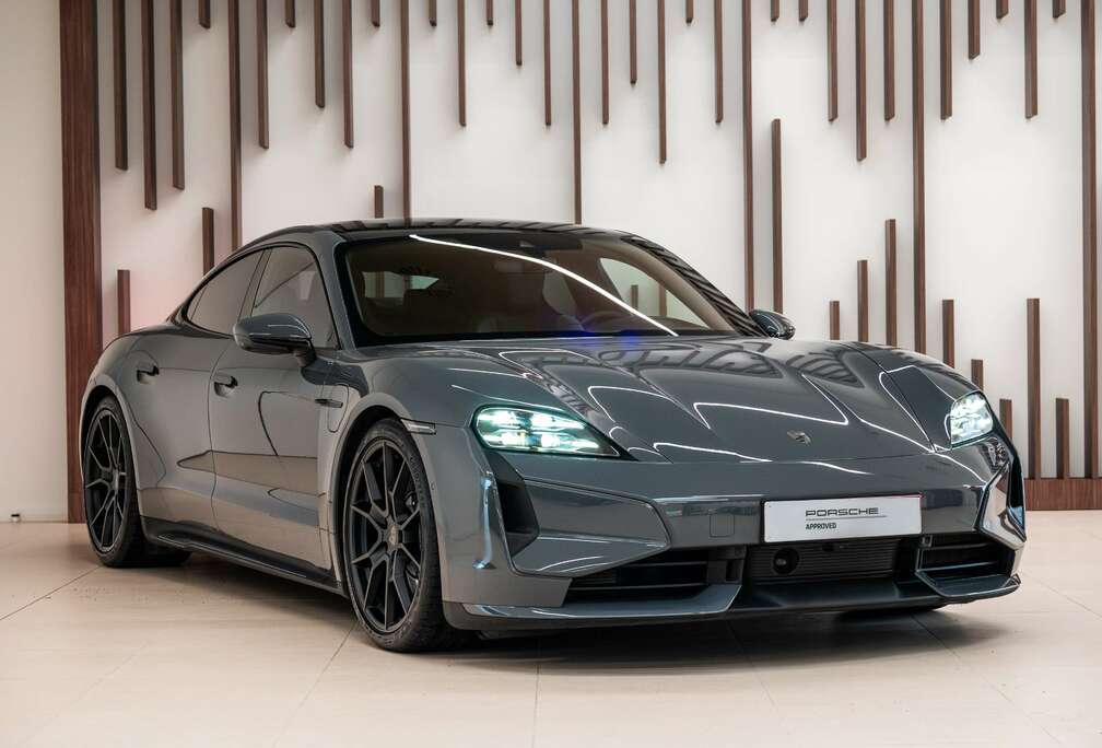 Porsche Taycan Turbo