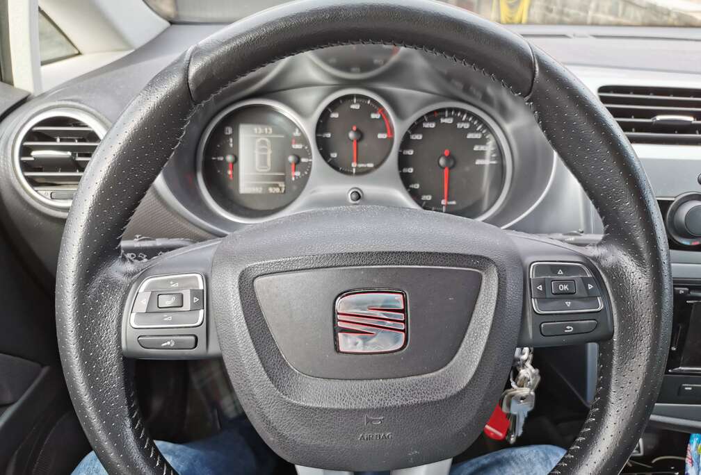 SEAT Leon 1.6 CR TDi Ultima Style DPF