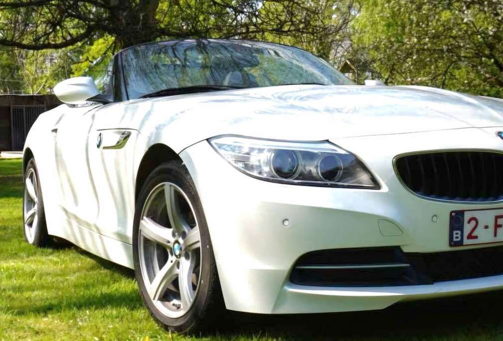 BMW 2.0i sDrive20i