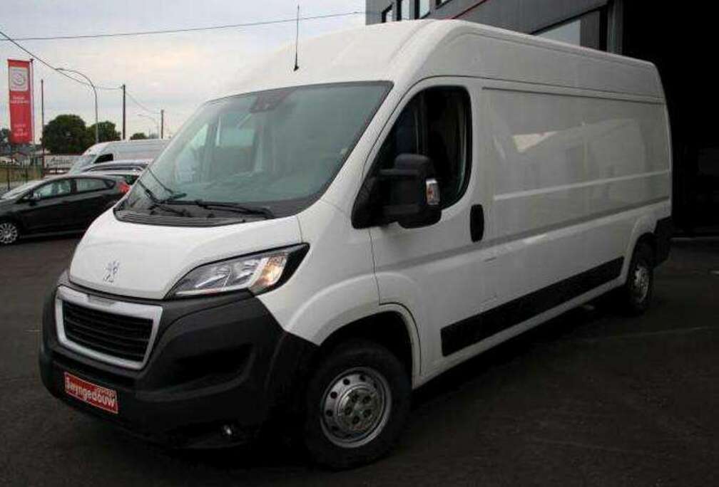 Peugeot 2.2 BlueHDi L3H2 airco,navi,trekhaak,140 PK