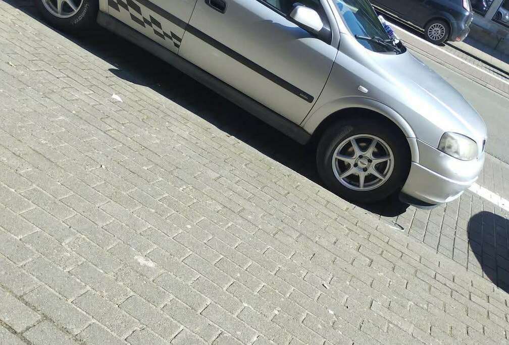 Opel 1.6 Edition 2000