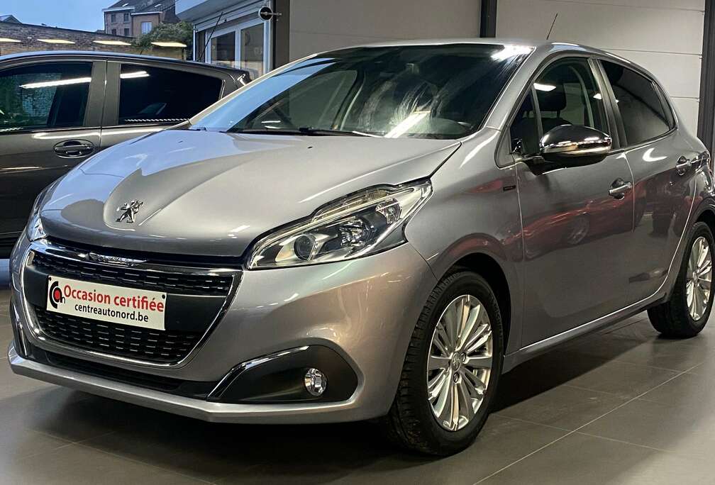 Peugeot 1.2i PureTech Signature S