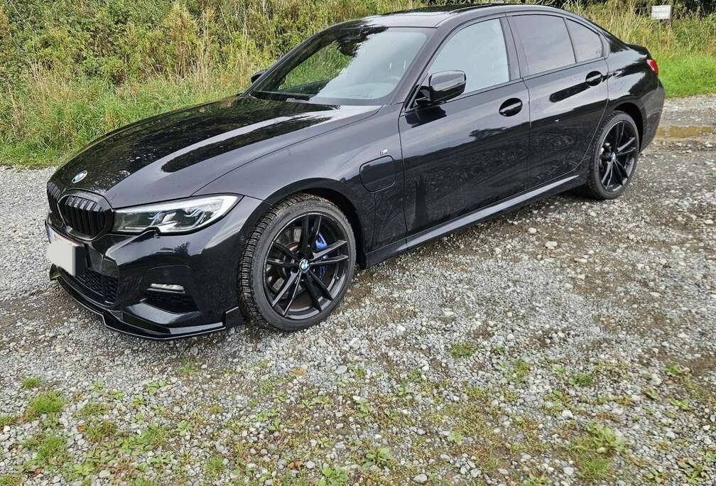 BMW 330e