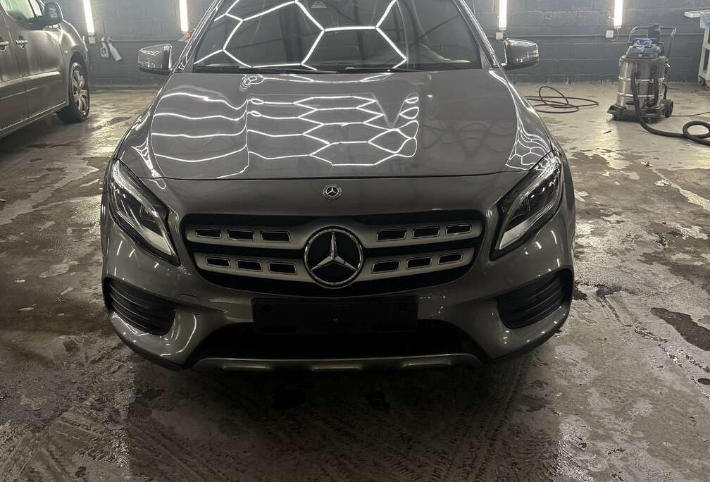 Mercedes-Benz d Business Solution AMG New Coctact