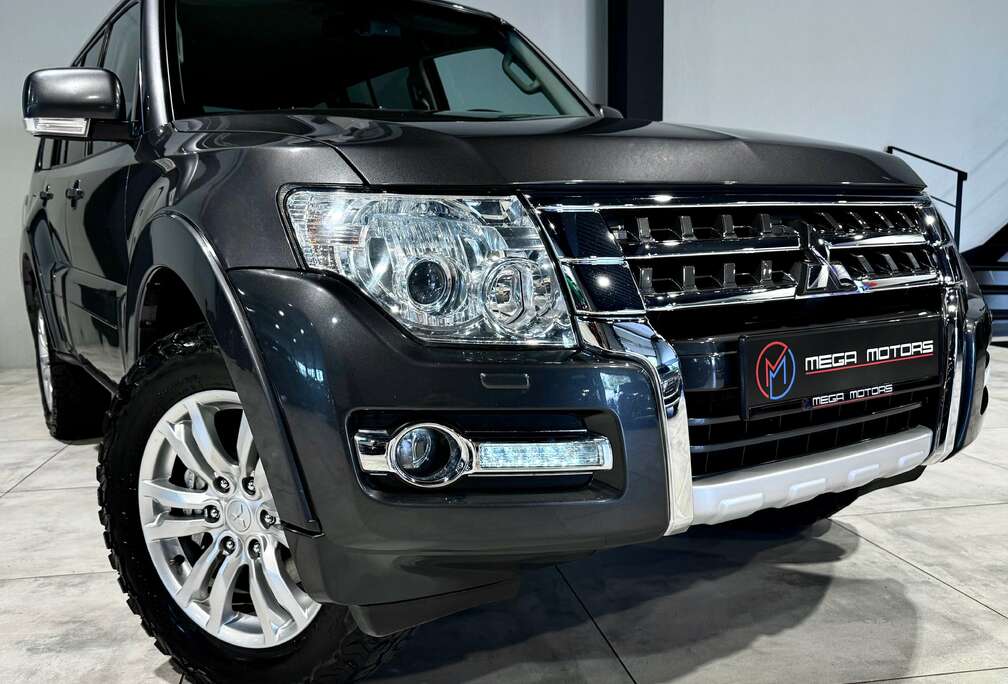 Mitsubishi 3.2D 190CV 4X4 UTiLiTAiRE NAVi CAMERA B.AUTO JA.18\