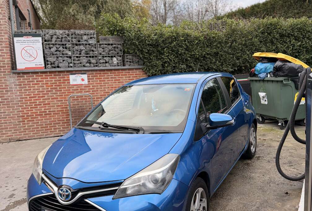 Toyota Hybrid 1.5 VVT-i Life