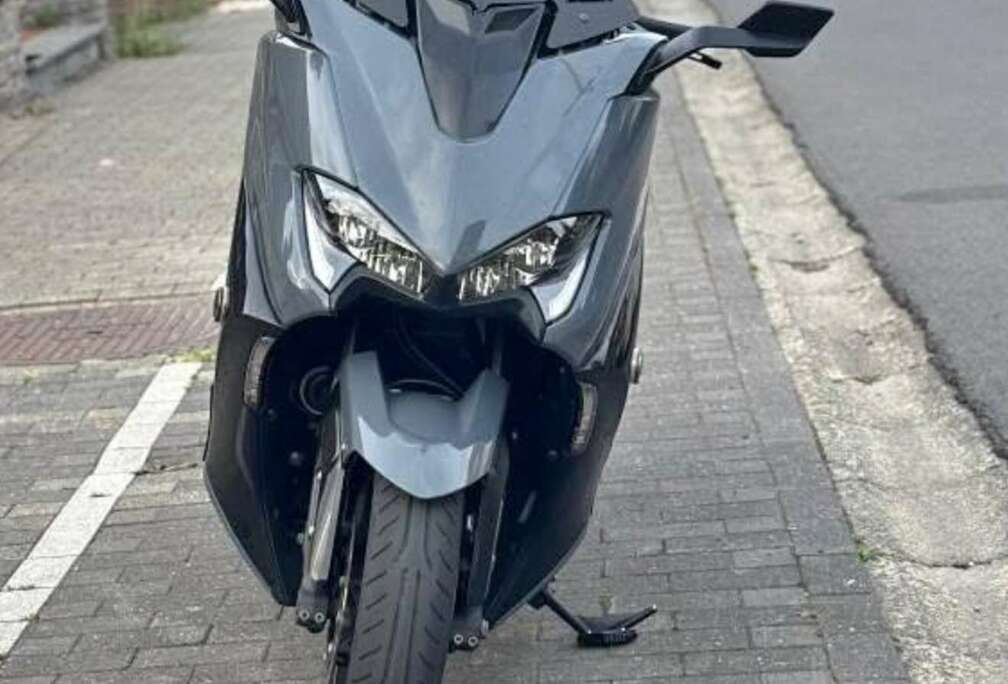 Tmax 560 Ligne Termignoni Comme Neuf