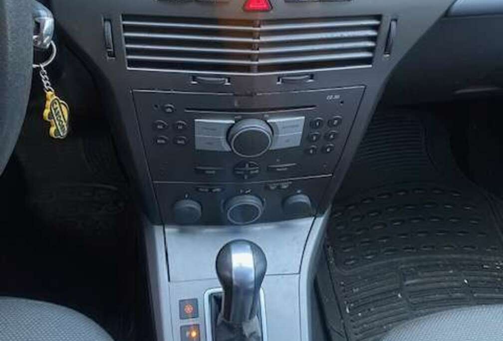 Opel Astra 1.8i XE 16v Cosmo automatisch