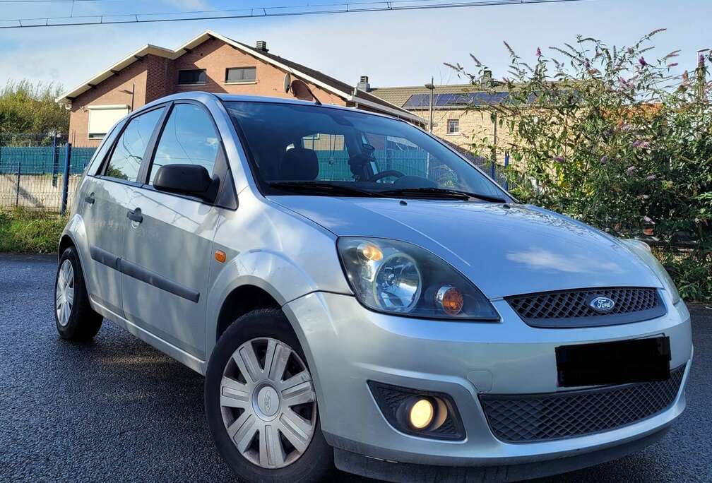 Ford Ford fiesta  Prête à immatriculé 1.3 essences