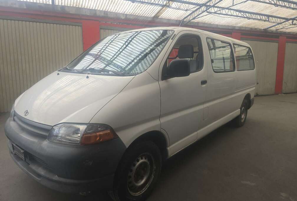 Toyota 2.4i Luxe Dble Cab.