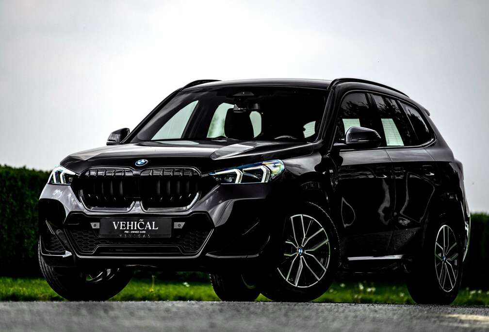 BMW X1 sDrive18i  CAMERA  ADAPTIVE LED  SFEERVERLICHTING  KEYLESS  CARPLAY  DAB