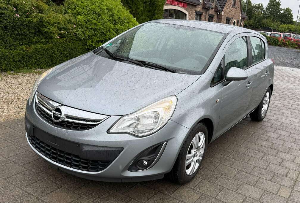 Opel Corsa 1.2i Cosmo