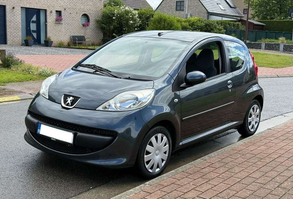 Peugeot 1.0i