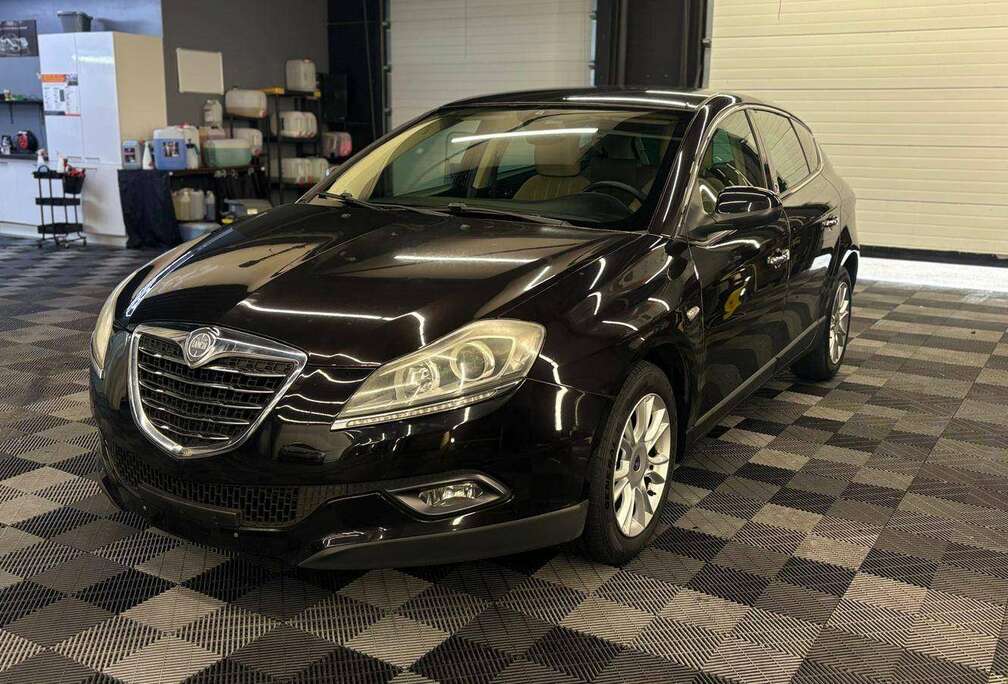 Lancia 1.6D  155.200 KM.  BJ. 2011  NAVI  AIRCO