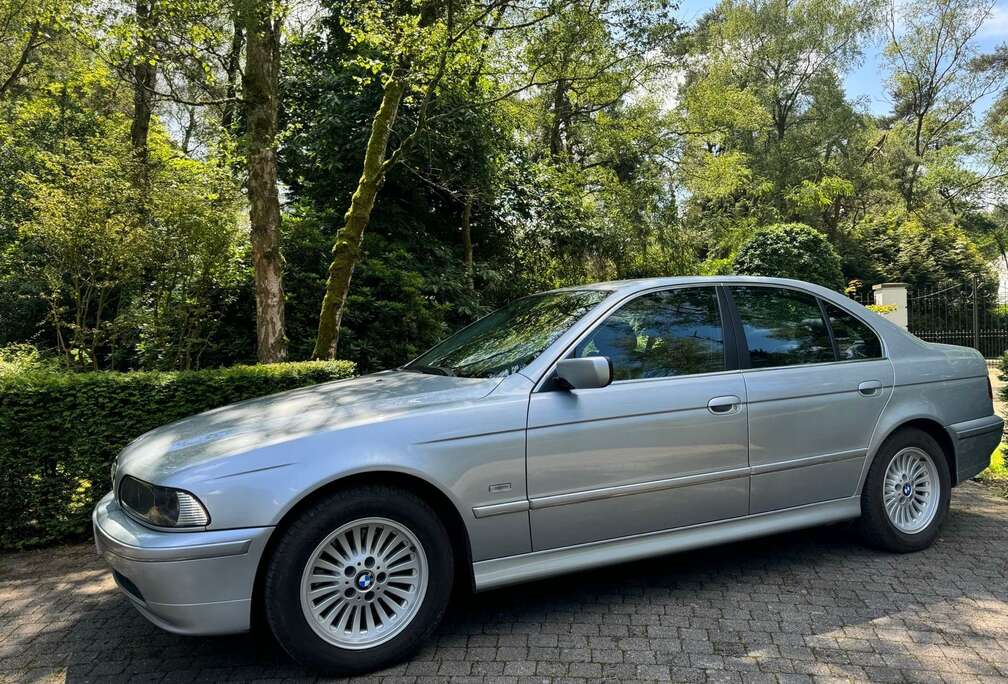 BMW 520i