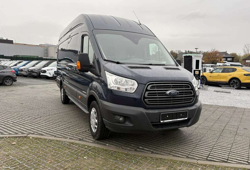 Ford 350E L4H3 TD Trend RWD