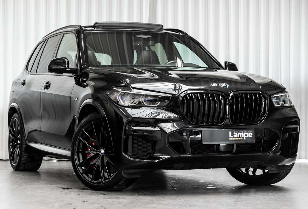 BMW xDrive45e M Sport Bowers&Wilkins Active Steering