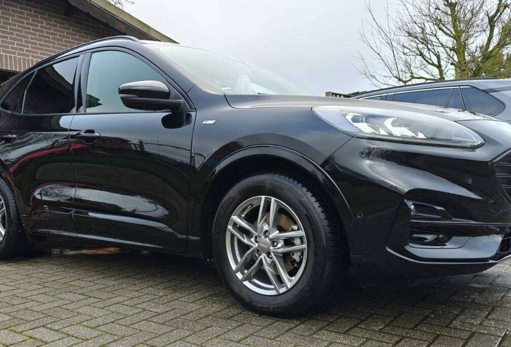 Ford Kuga PHEV 2.5 EcoBoost FWD ST-Line X