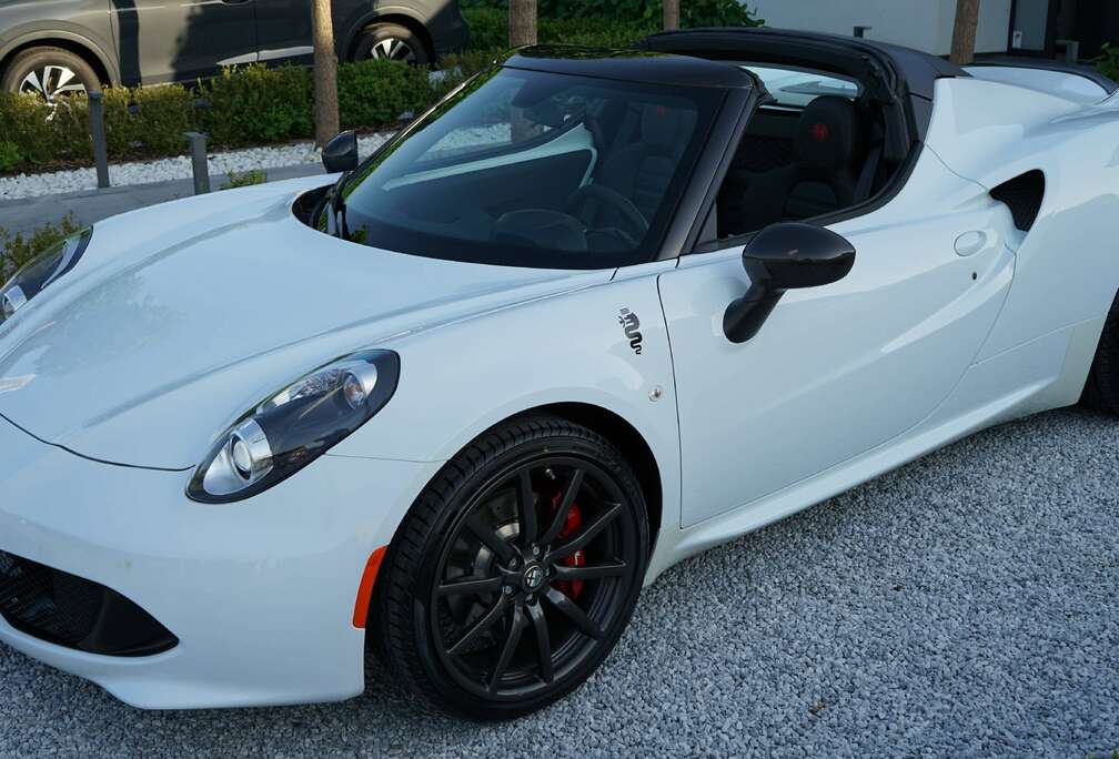 Alfa Romeo 4C SPIDER ~ COLLECTORS ITEM ~ TOP CONDITION