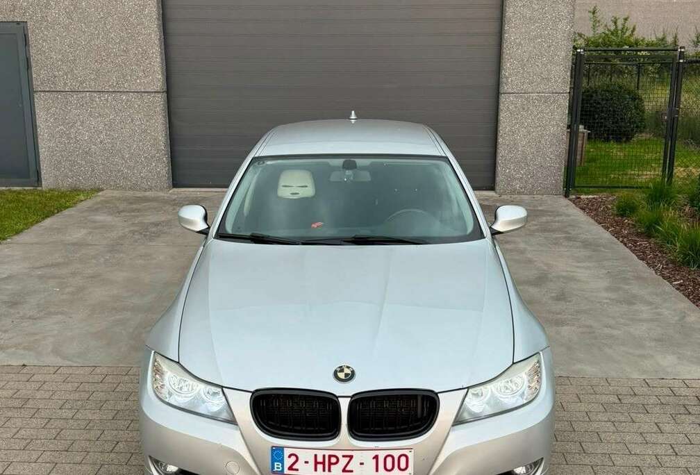 BMW 318i Touring Edition Exclusive