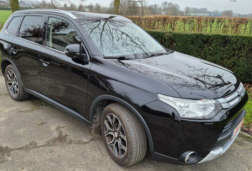 Mitsubishi Outlander 2.2 DI-D 4WD Instyle