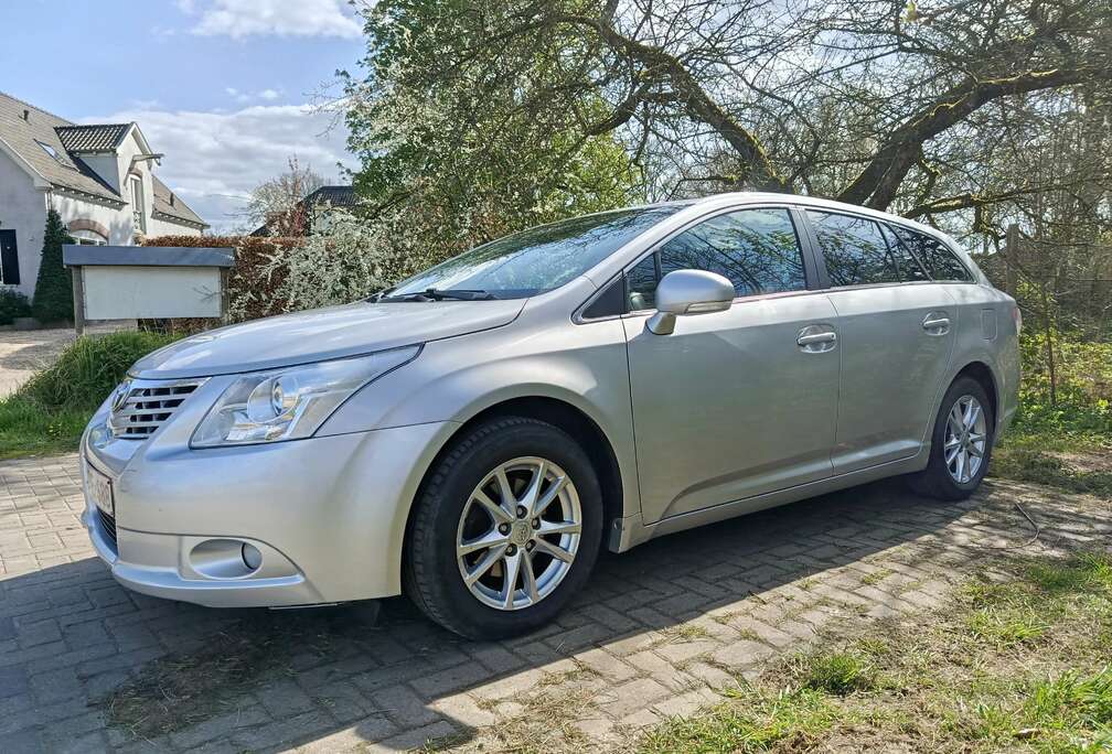 Toyota Avensis SW 2.0 D-4D Sol DPF