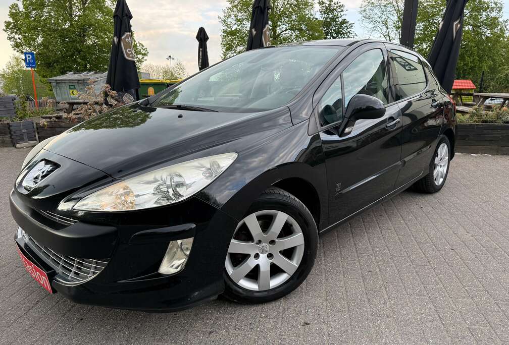 Peugeot 308 1.6 HDi Black