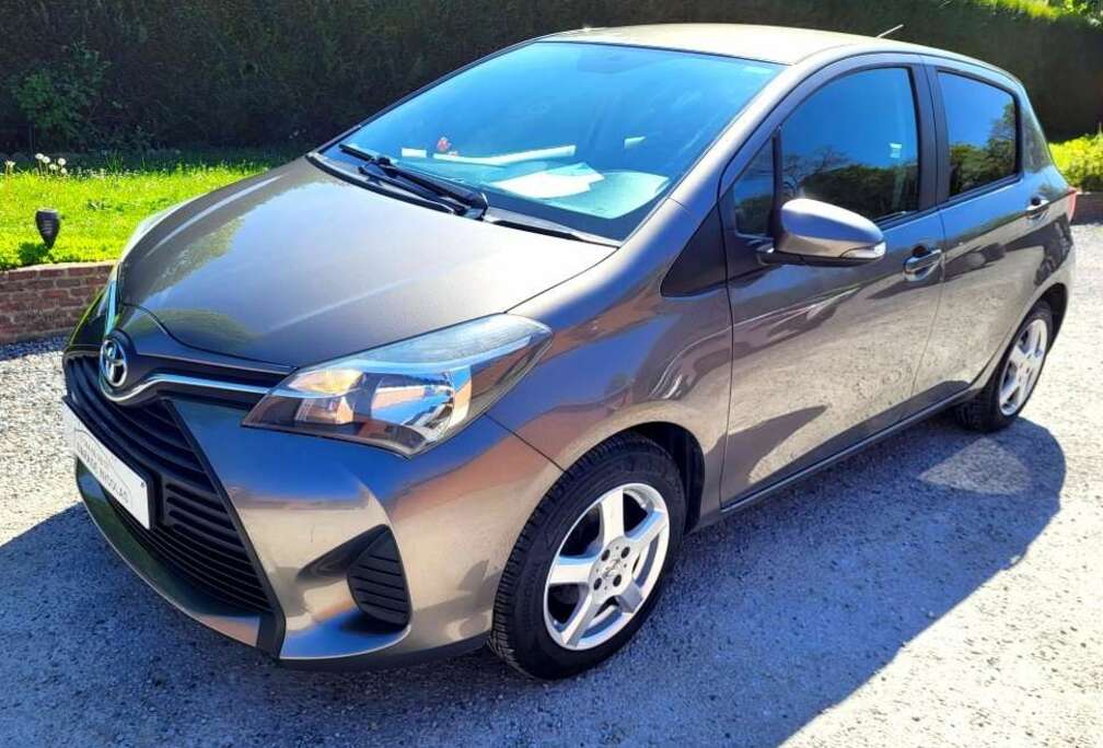 Toyota 1.33i VVT-i C. and pack Two-Tone / 118000 Km / 2016
