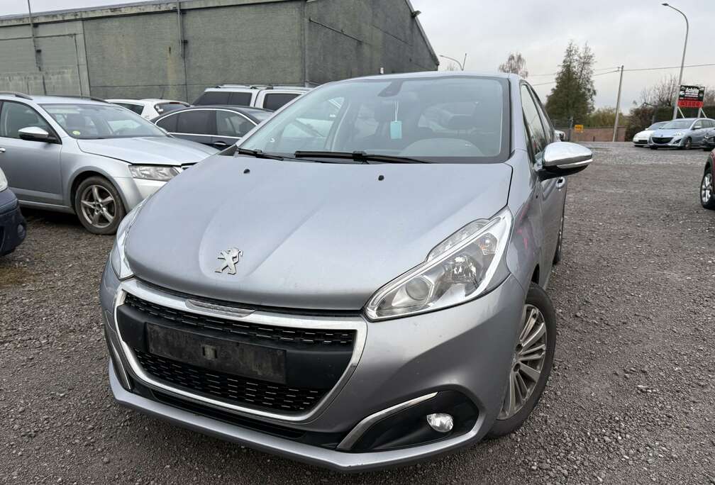 Peugeot 208 1.2i PureTech signature  S