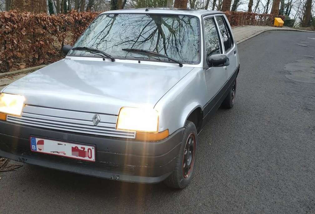 Renault R5