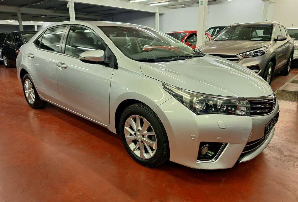 Toyota 1.6i Lounge CVT