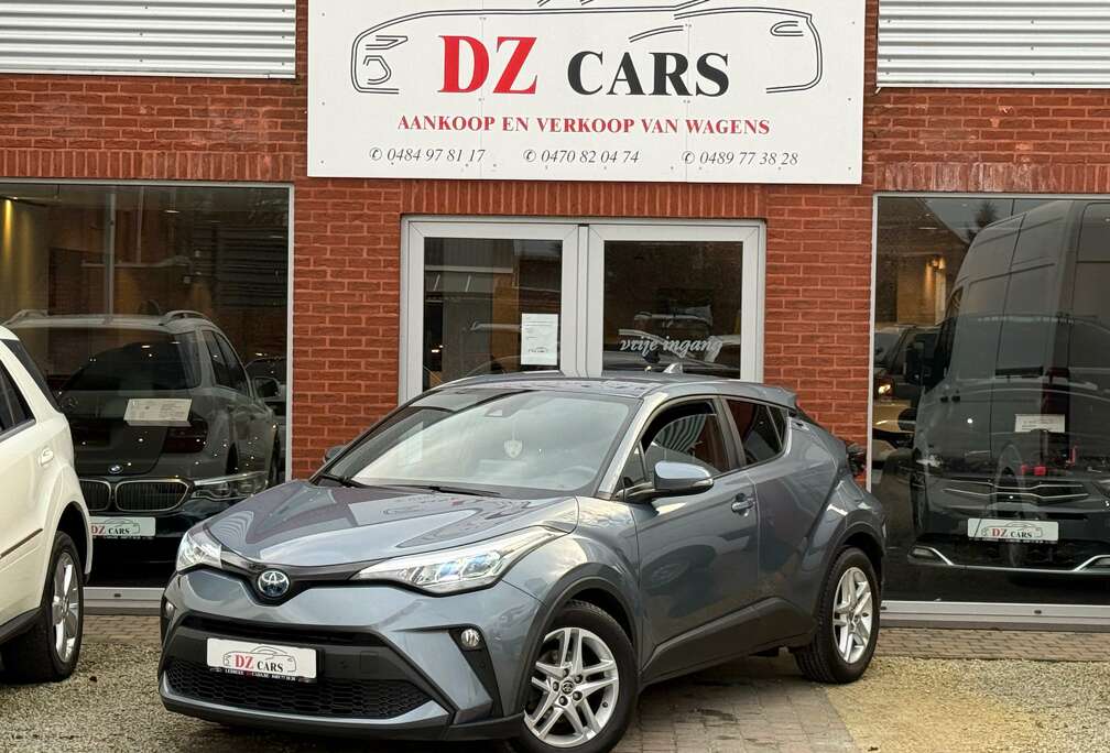 Toyota HYBRID 1.8I 98PK NAVI  CAMERA  APPLE CARPLAY