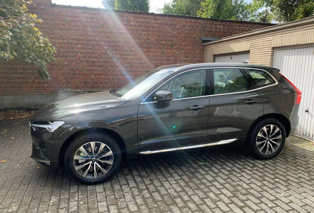 Volvo Inscription B4 Mild Hibrid, Essence, Pine Grey