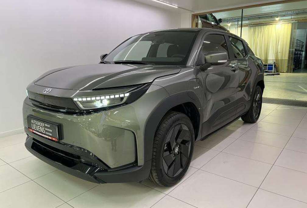 Toyota 61kW 2WD EXECUTIVE