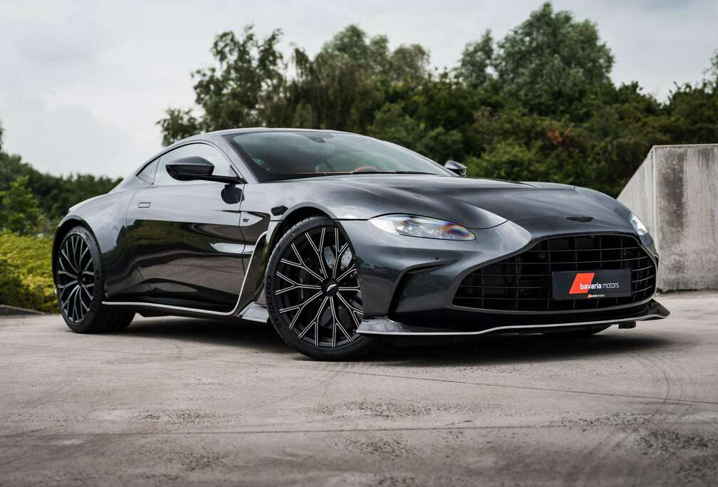 Aston Martin V12 Coupé / 1 of 333 / Xenon Grey / Oxide Red