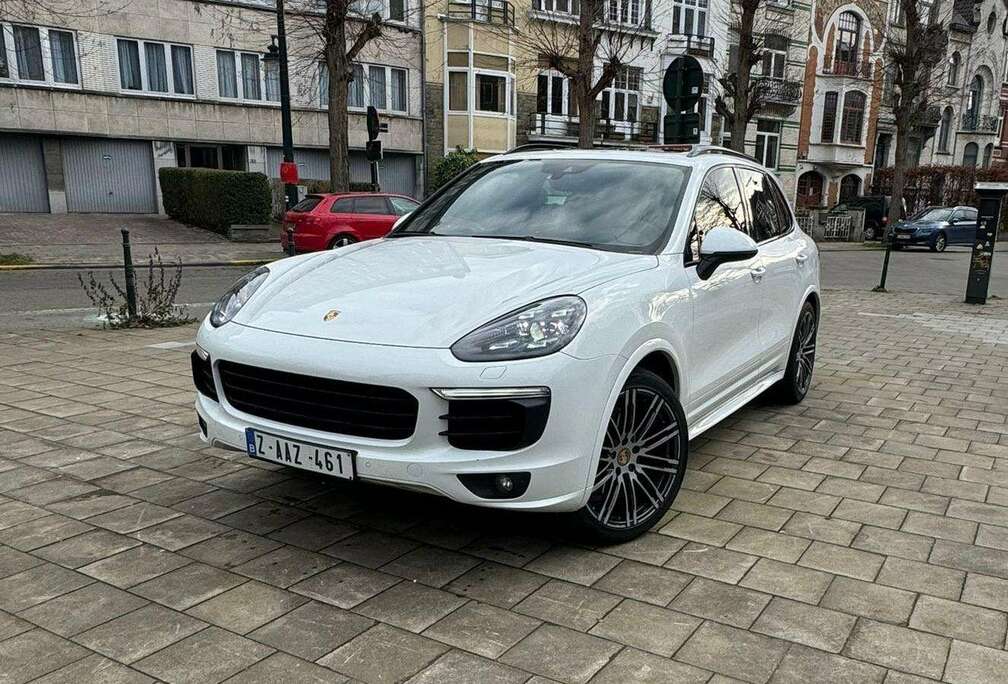 Porsche Cayenne 3.0 TD V6 Tiptronic S//KIT GTS//