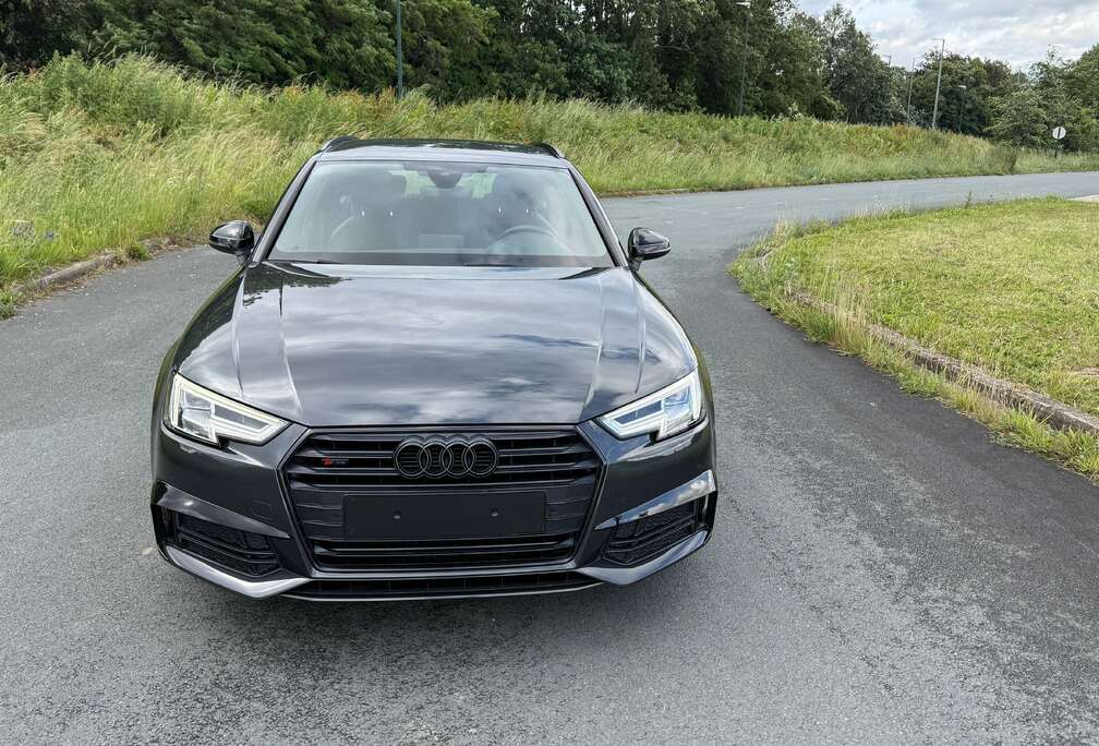 Audi A4 Avant 2.0 TDi  S line