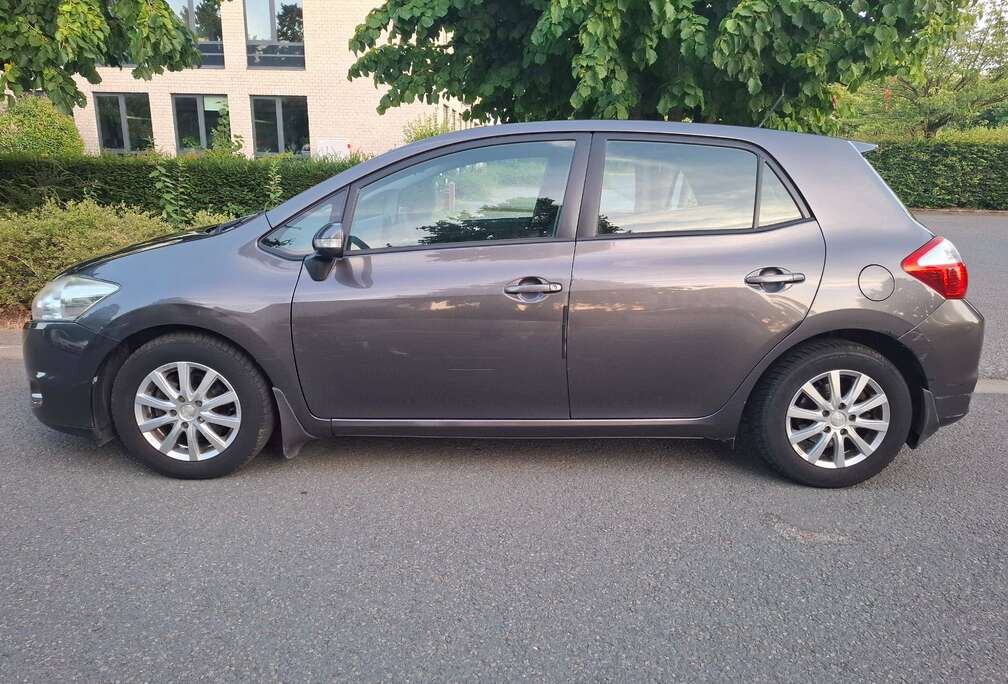 Toyota 1.4 D-4D ECO Executive DPF Climat GPS