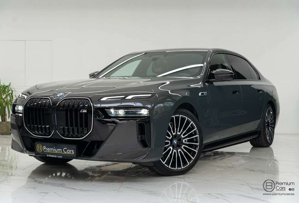 BMW xDrive Individual! FULL OPTIONS! Black pack!