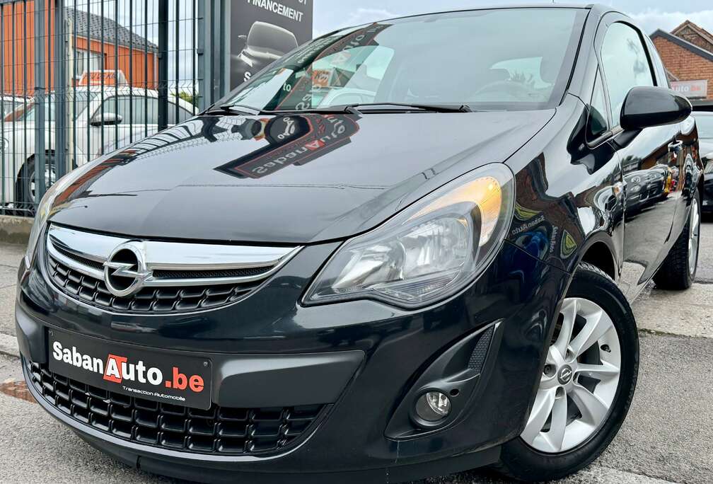 Opel Corsa 1.2i ° NAVIGATION ° CLIMATISATION ° GARANTI 12 MOIS !!!