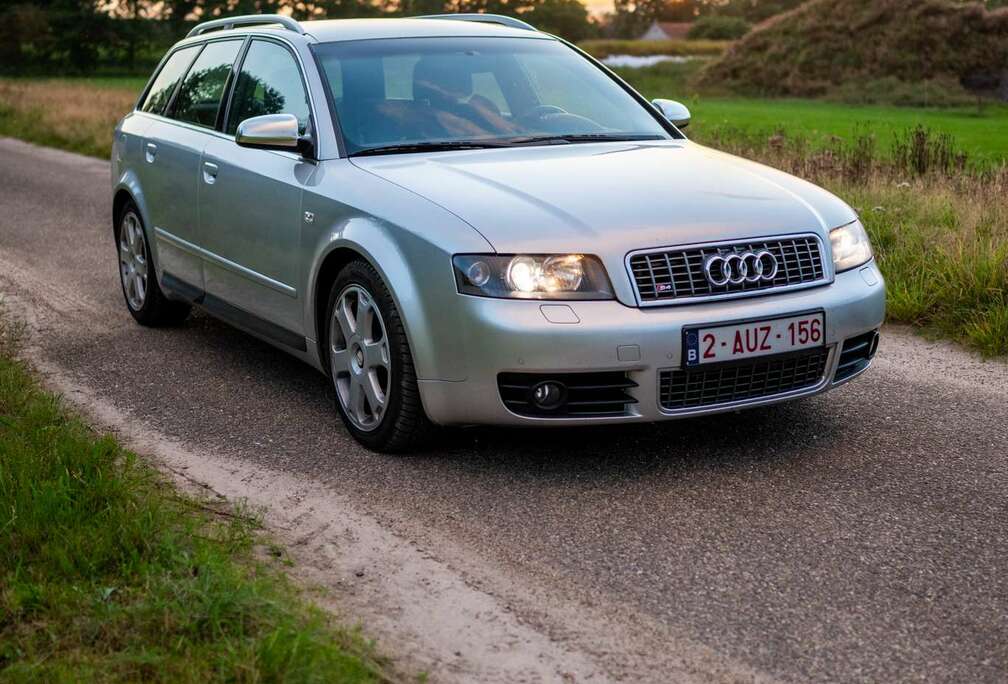 Audi S4 Avant 4.2i V8 40v Quattro