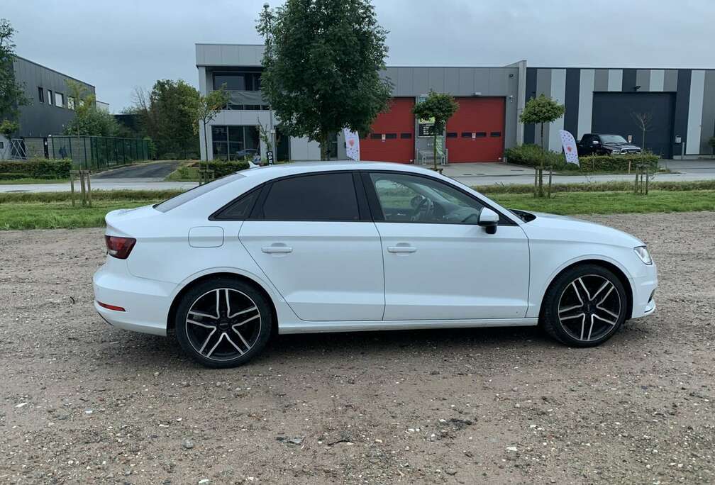 Audi A3 2.0 TDI Limousine (clean diesel) Attraction