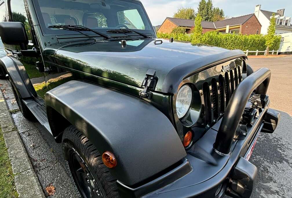 Jeep Hardtop plus soft top. Nouveux pneus. Peu de km