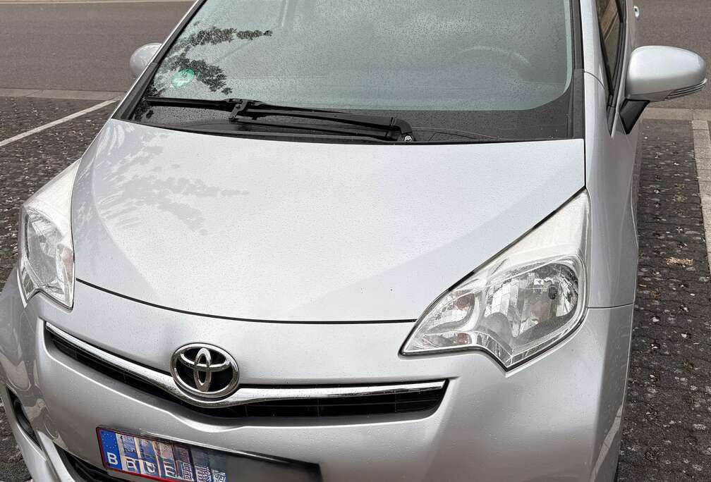Toyota Verso S 1.4 D-4D Luna