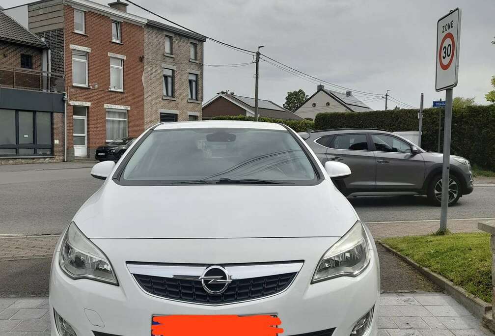 Opel 1.6i Essentia