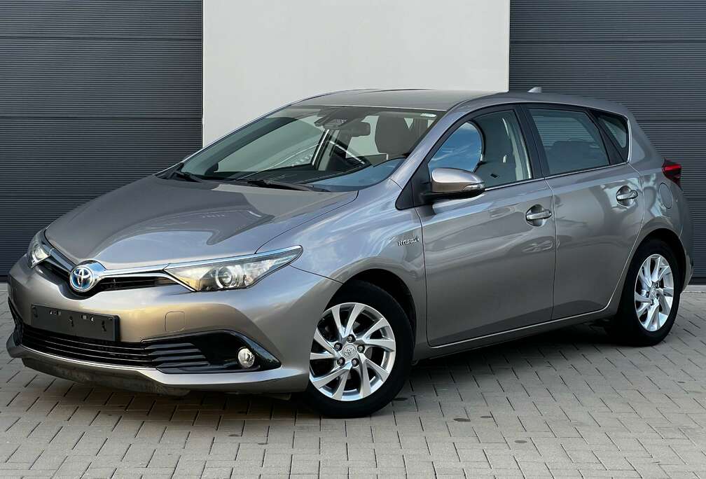 Toyota Auris HEV 1.8i HSD Lounge E-CVT