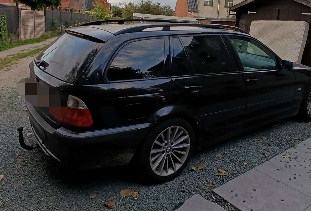 BMW Touring 330i Pack