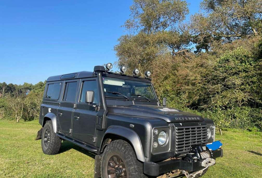 Land Rover Defender 110 DPF Station Wagon SE